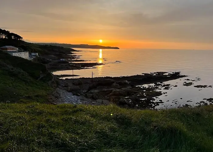 Precioso Atico Con Vistas Al Mar 20 Metros De Playa De Usil דירה *